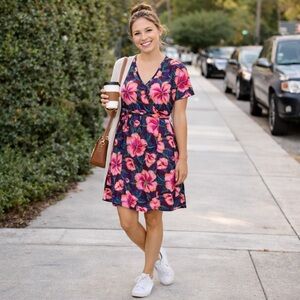 NWT Agnes & Dora Wrap Dress Floral V-Neck Knee Length Soft Stretch Boutique